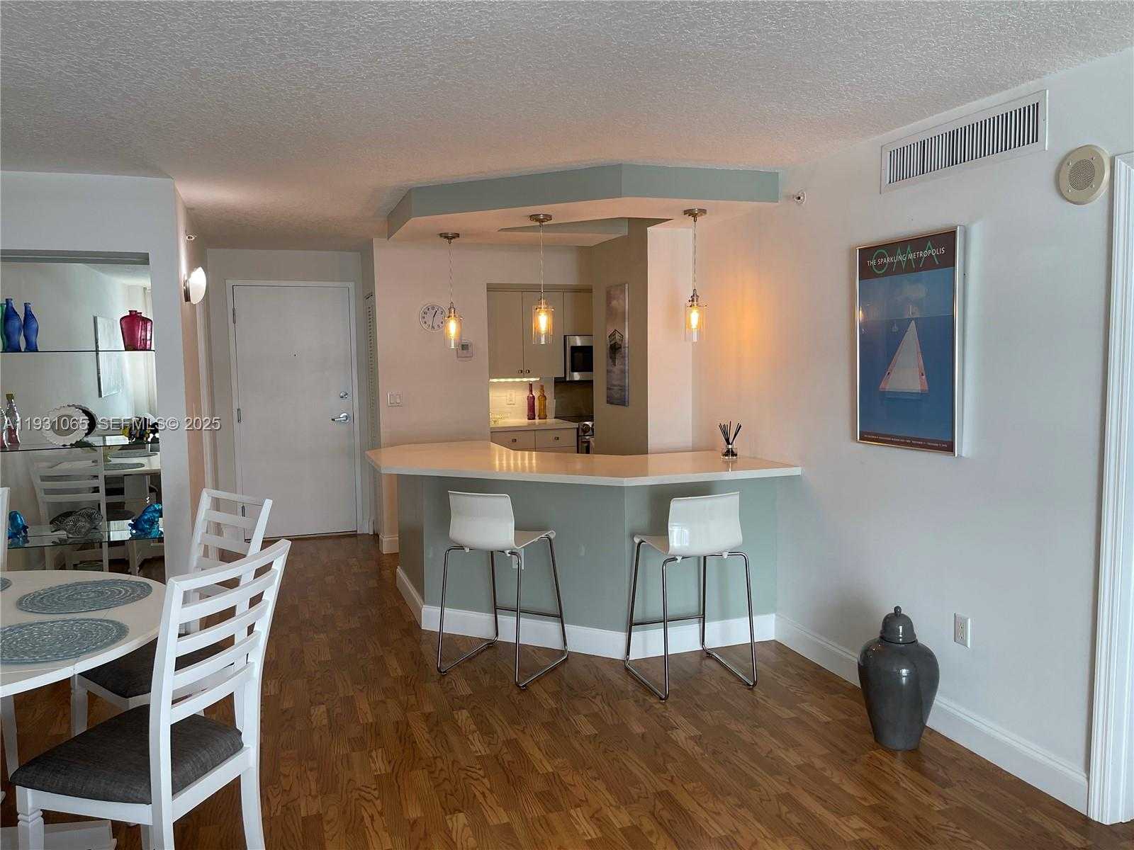 Small Image of 6917 COLLINS AVE #1008, Miami Beach Number 5