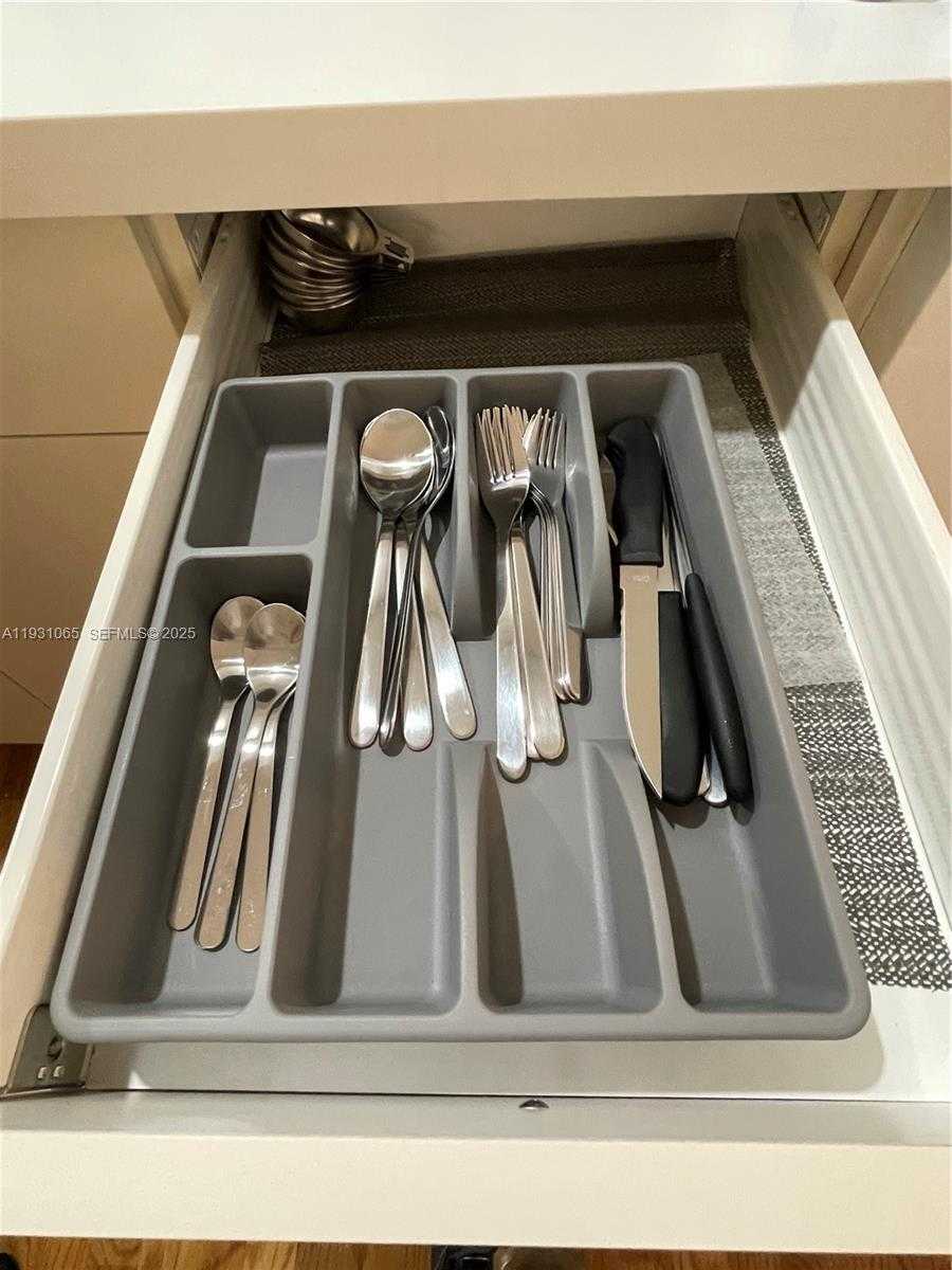 Small Image of 6917 COLLINS AVE #1008, Miami Beach Number 54