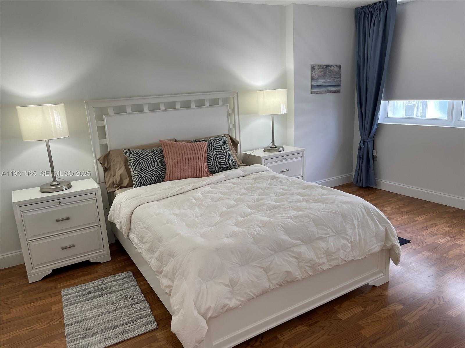 Small Image of 6917 COLLINS AVE #1008, Miami Beach Number 8