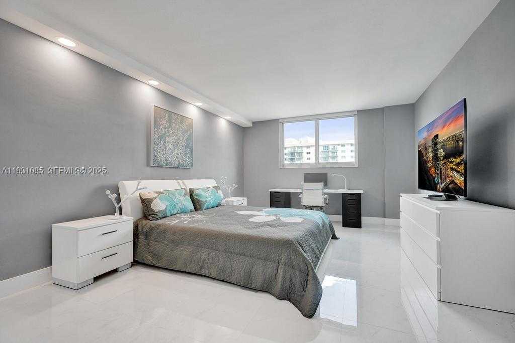 Small Image of 19380 COLLINS AVE #1104, Sunny Isles Beach Number 23