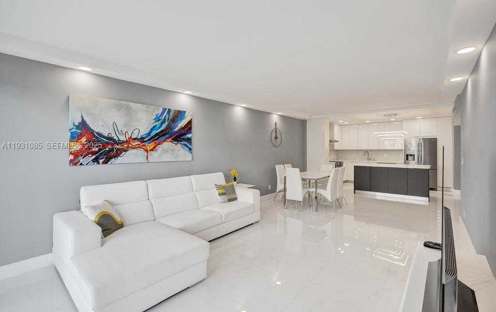 Small Image of 19380 COLLINS AVE #1104, Sunny Isles Beach Number 4