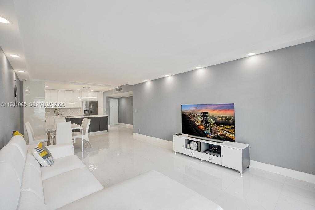 Small Image of 19380 COLLINS AVE #1104, Sunny Isles Beach Number 7