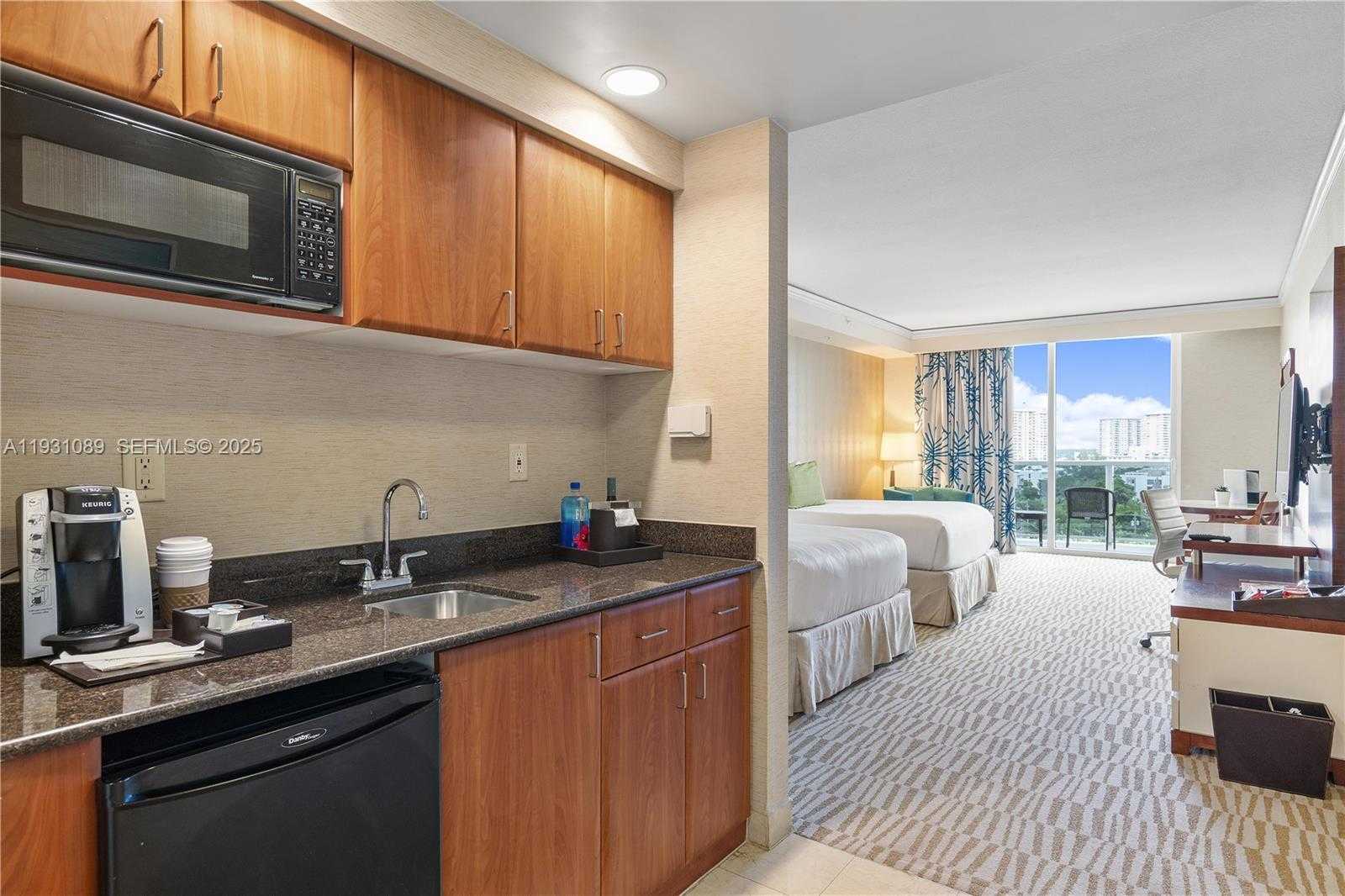Small Image of 18001 COLLINS AVE #616, Sunny Isles Beach Number 5