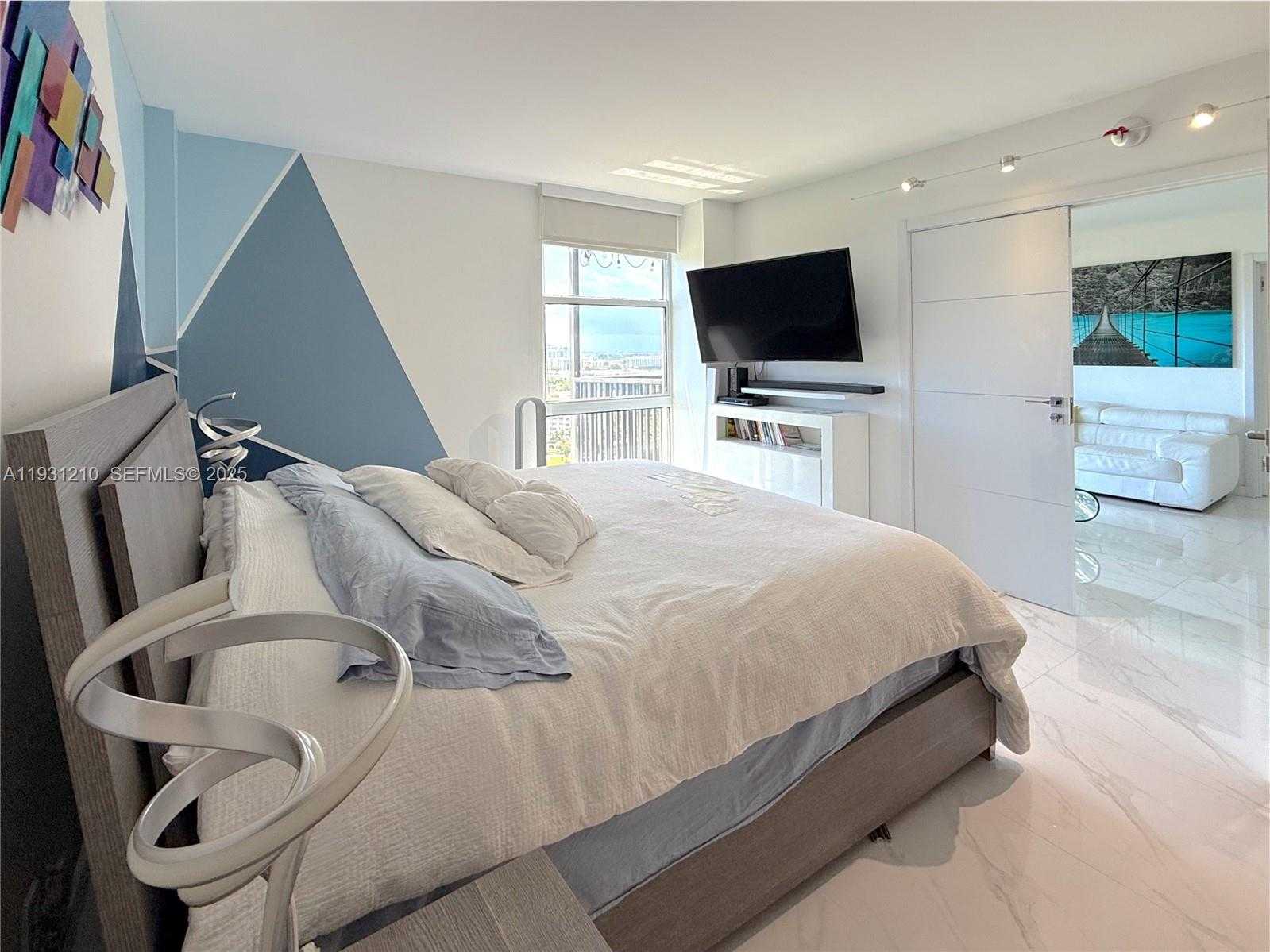 Small Image of 20379 WEST COUNTRY CLUB DR #2334, Aventura Number 15