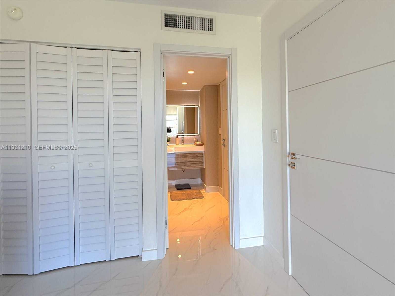 Small Image of 20379 WEST COUNTRY CLUB DR #2334, Aventura Number 25