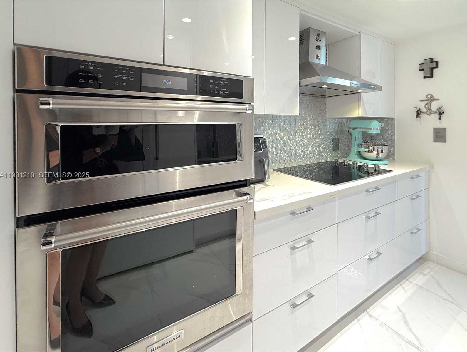 Small Image of 20379 WEST COUNTRY CLUB DR #2334, Aventura Number 3