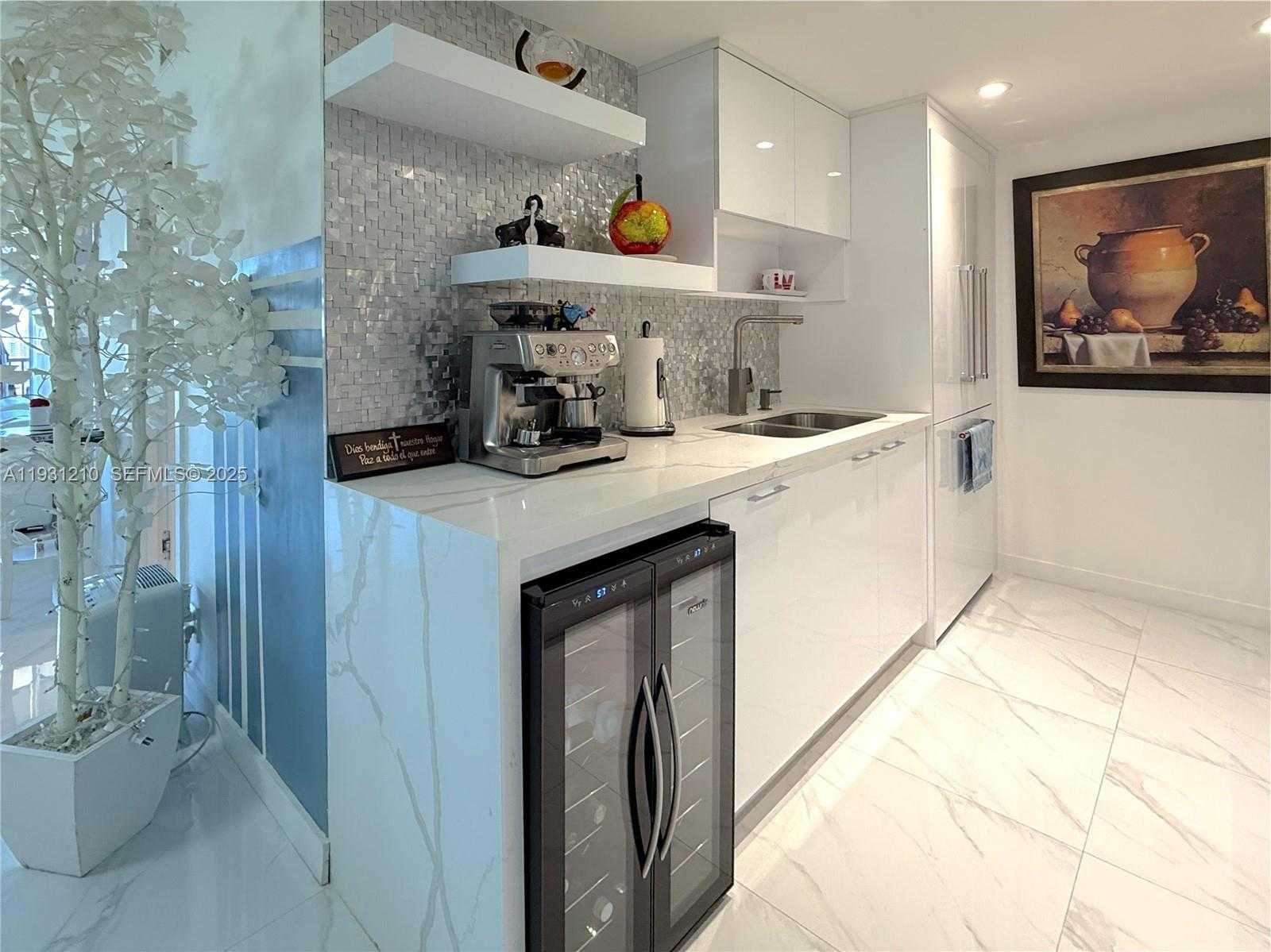 Small Image of 20379 WEST COUNTRY CLUB DR #2334, Aventura Number 4