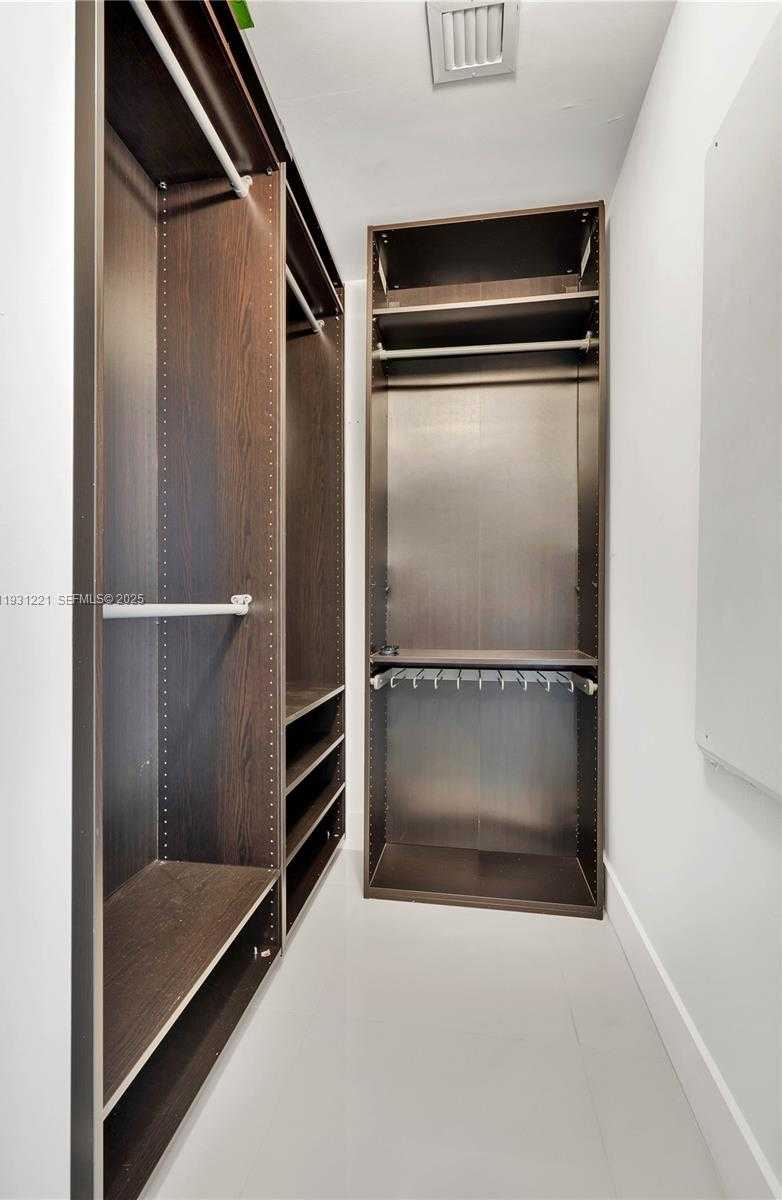 Small Image of 1300 BRICKELL BAY DR #1704, Miami Number 12