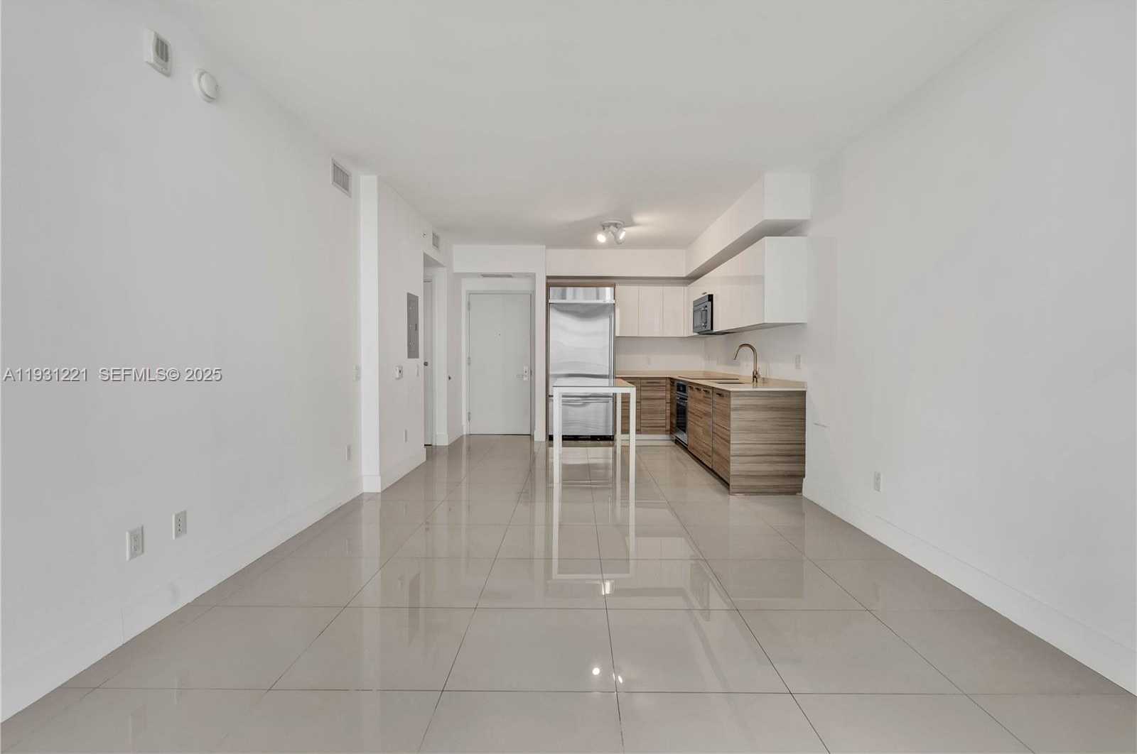 Small Image of 1300 BRICKELL BAY DR #1704, Miami Number 19
