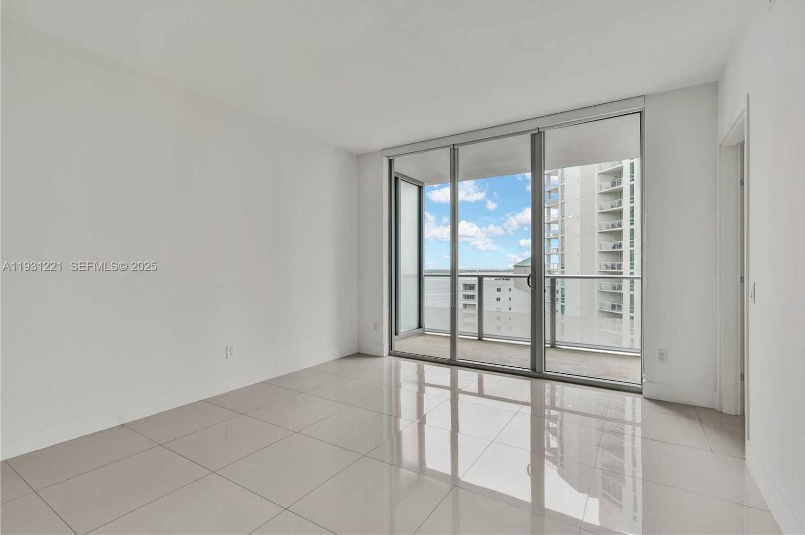 Small Image of 1300 BRICKELL BAY DR #1704, Miami Number 20
