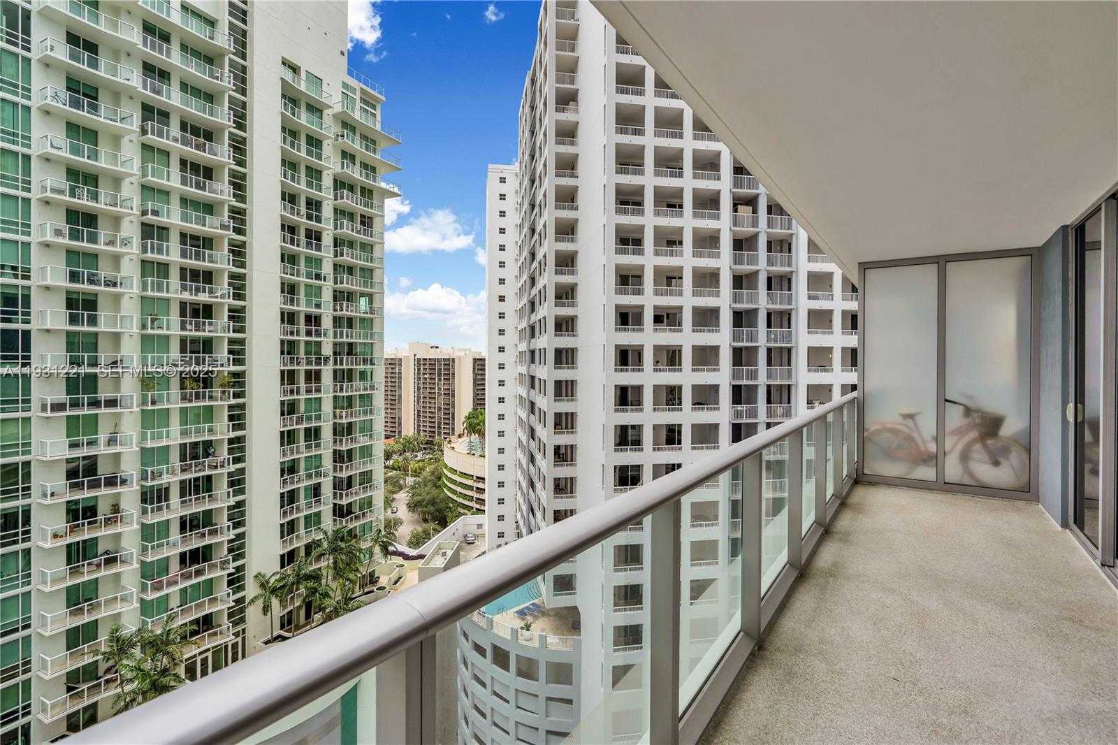 Small Image of 1300 BRICKELL BAY DR #1704, Miami Number 23