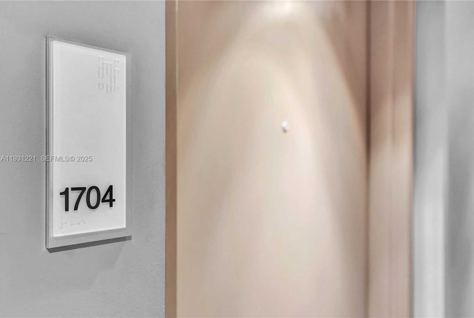 Small Image of 1300 BRICKELL BAY DR #1704, Miami Number 24