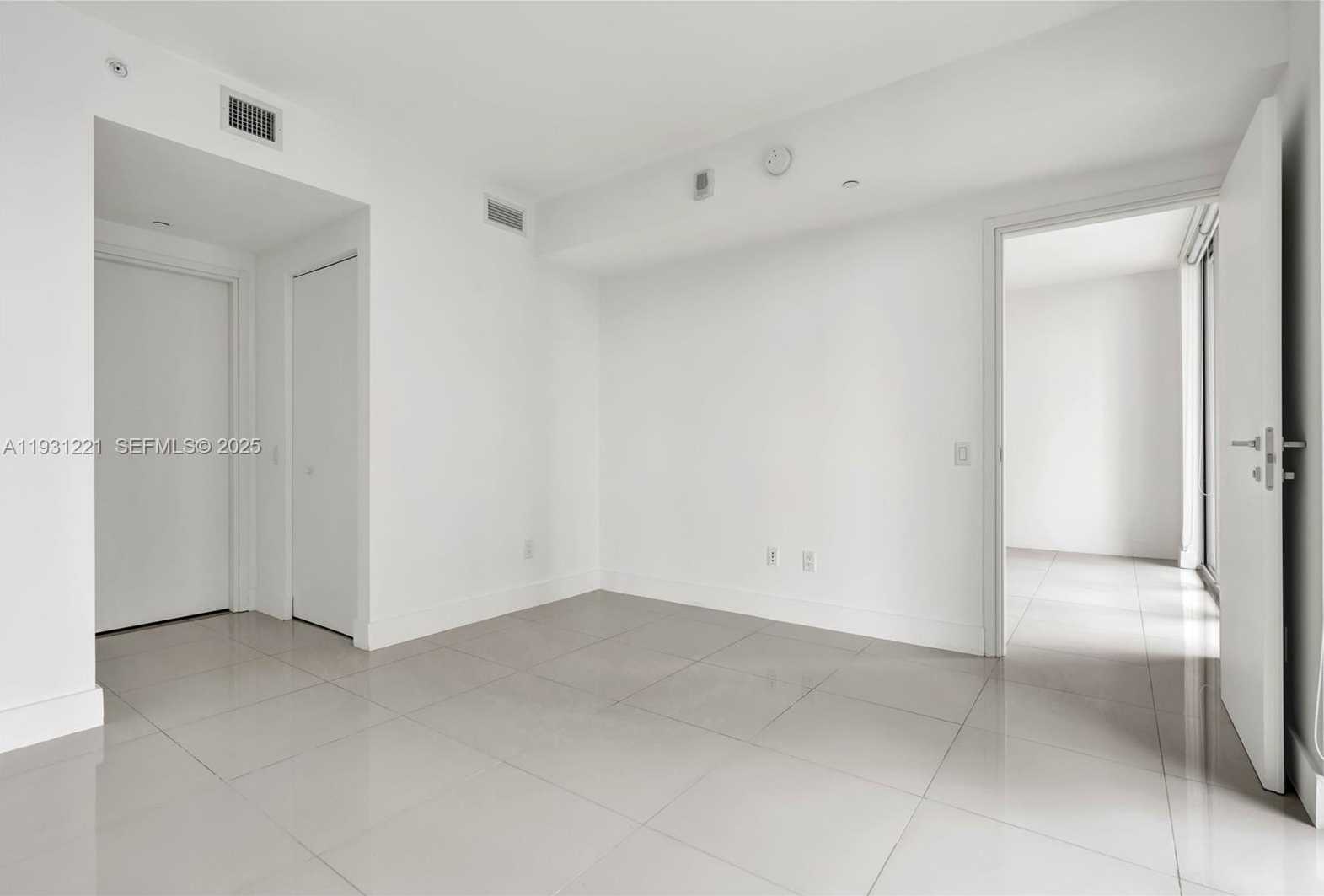 Small Image of 1300 BRICKELL BAY DR #1704, Miami Number 6