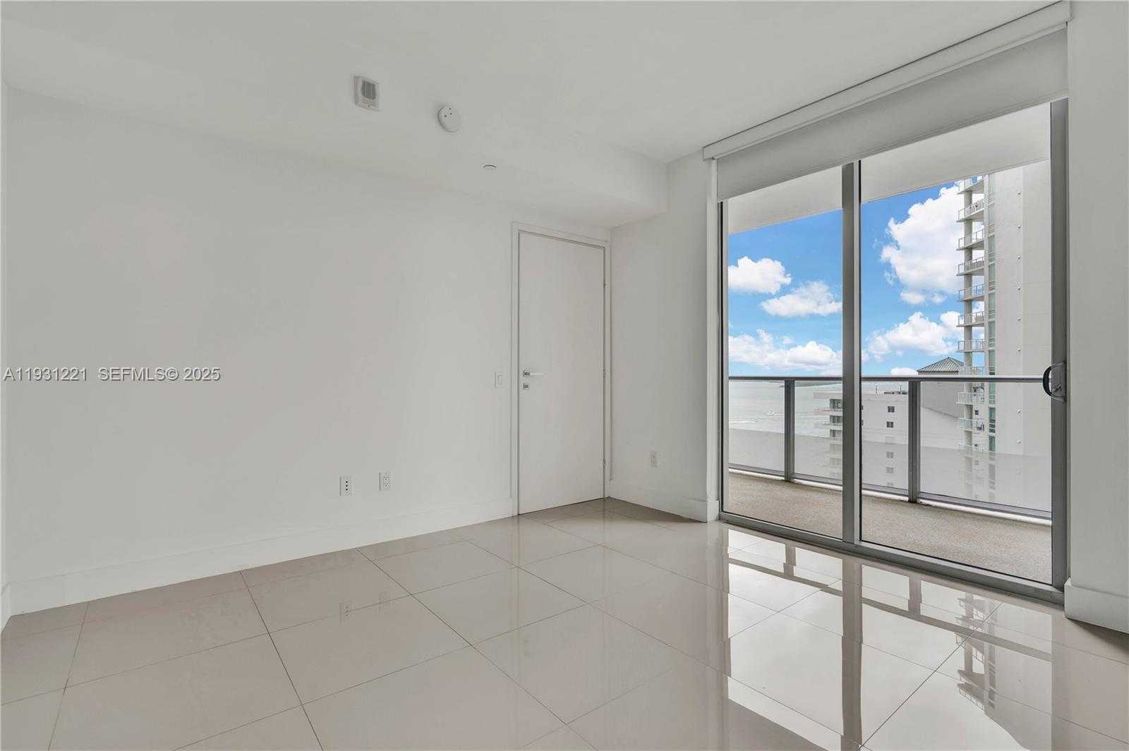 Small Image of 1300 BRICKELL BAY DR #1704, Miami Number 7