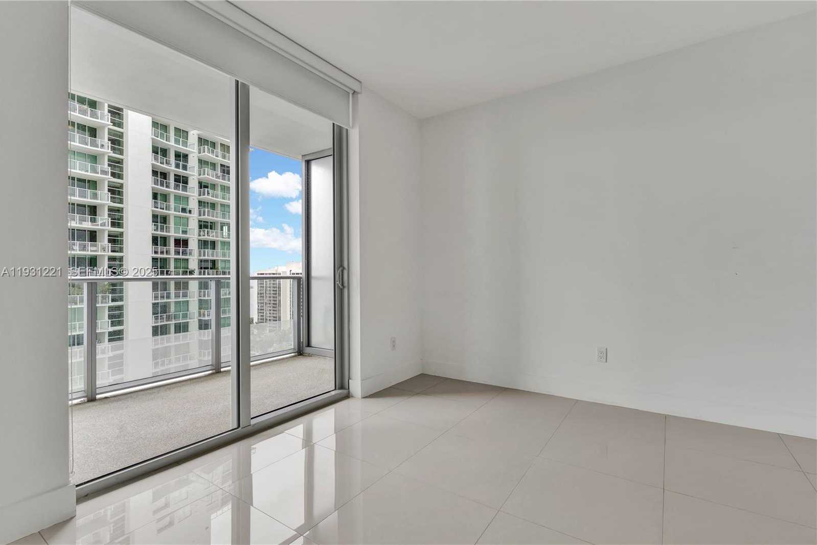 Small Image of 1300 BRICKELL BAY DR #1704, Miami Number 9