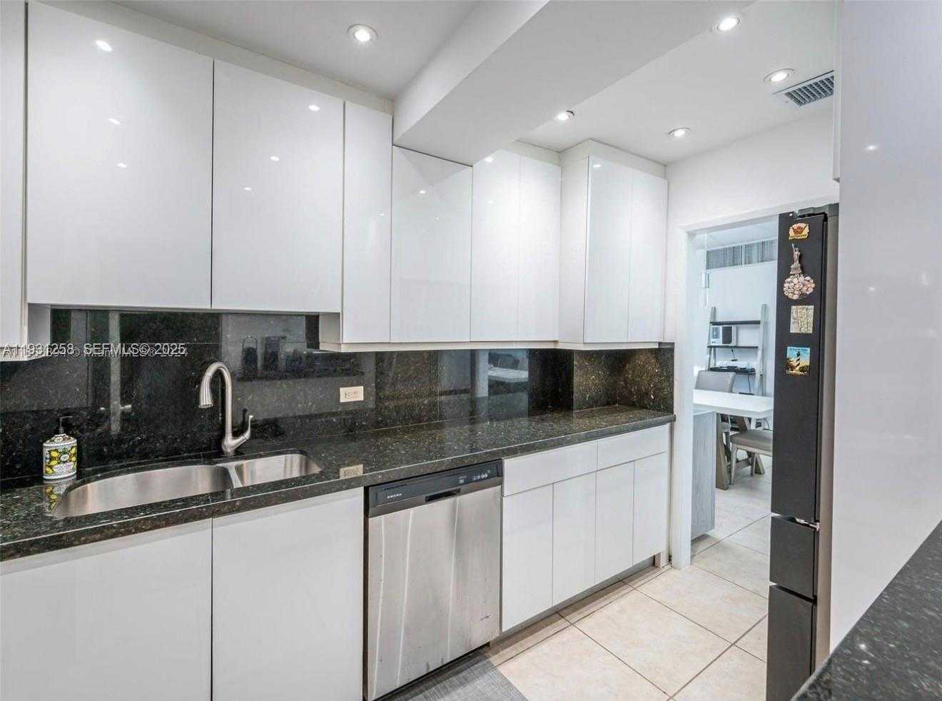 Small Image of 5005 COLLINS AVE #1506, Miami Beach Number 10