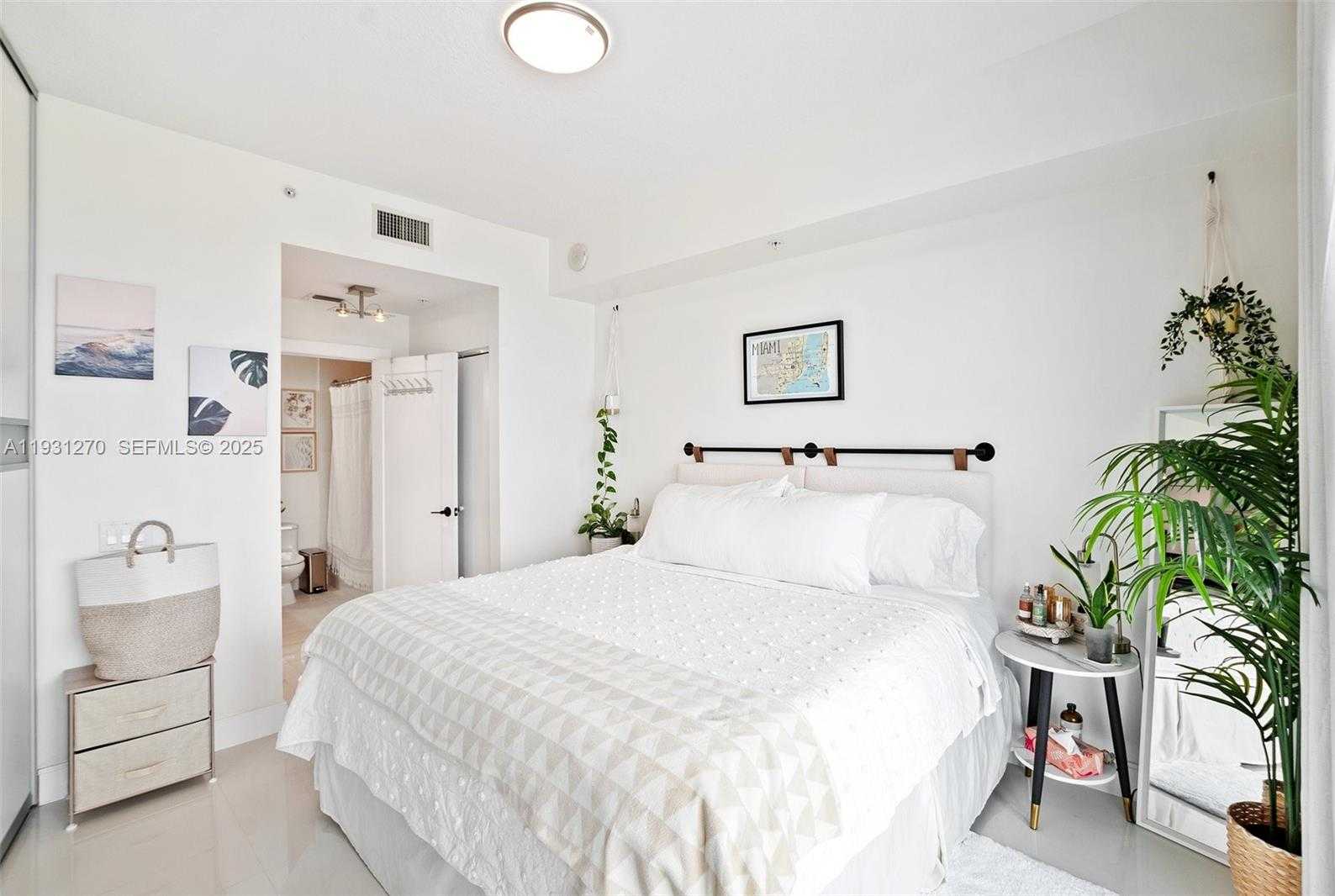 Small Image of 60 SOUTH WEST 13TH ST #3603, Miami Number 18