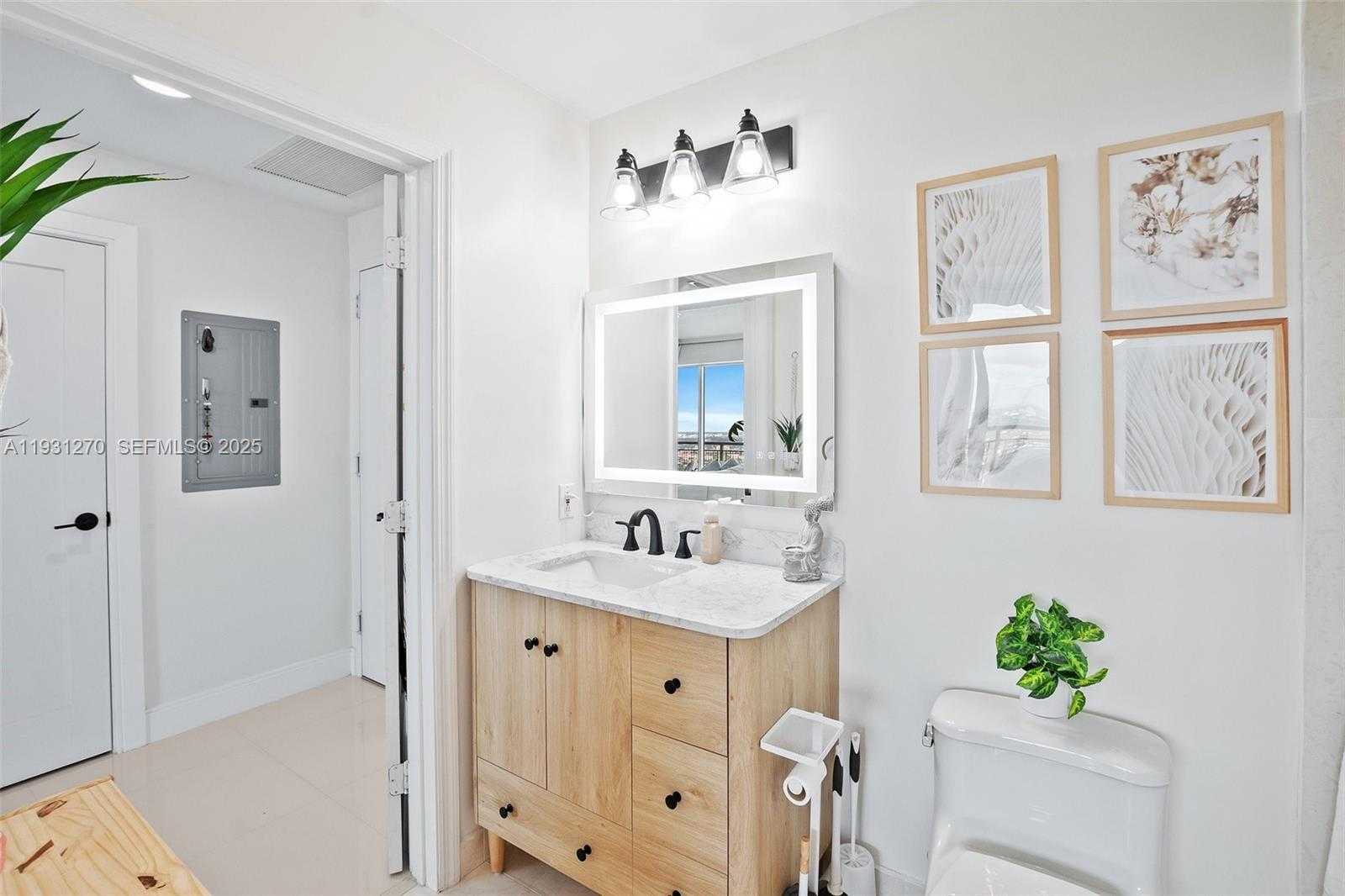 Small Image of 60 SOUTH WEST 13TH ST #3603, Miami Number 21