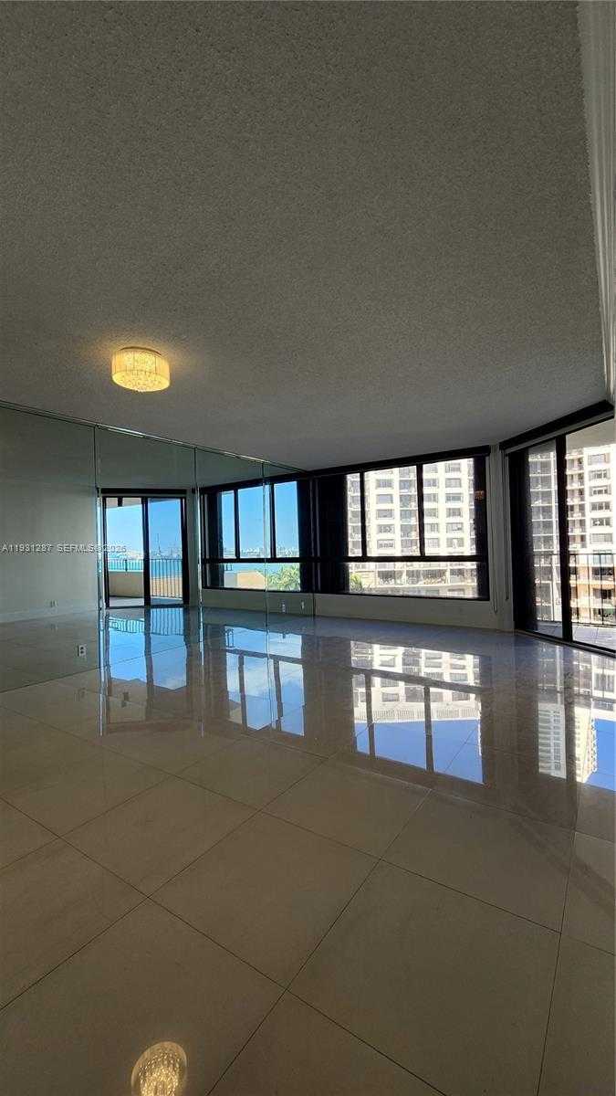 Small Image of 520 BRICKELL KEY DR #A802, Miami Number 2