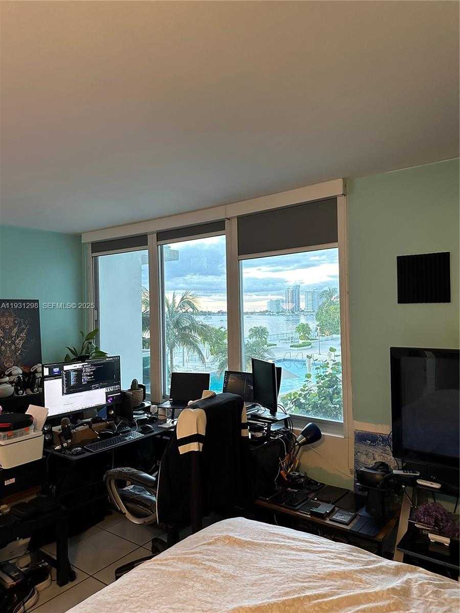 Small Image of 1000 WEST AVE #215, Miami Beach Number 11