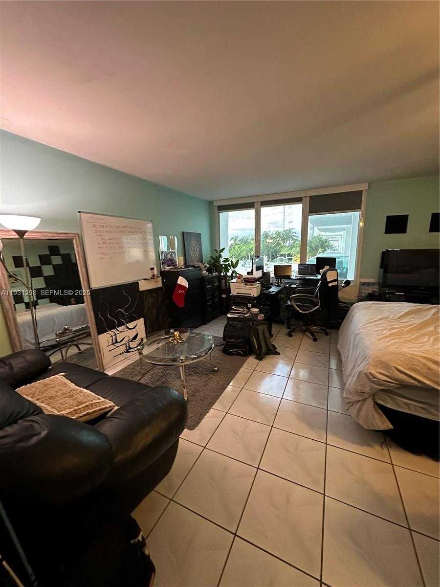 Small Image of 1000 WEST AVE #215, Miami Beach Number 15