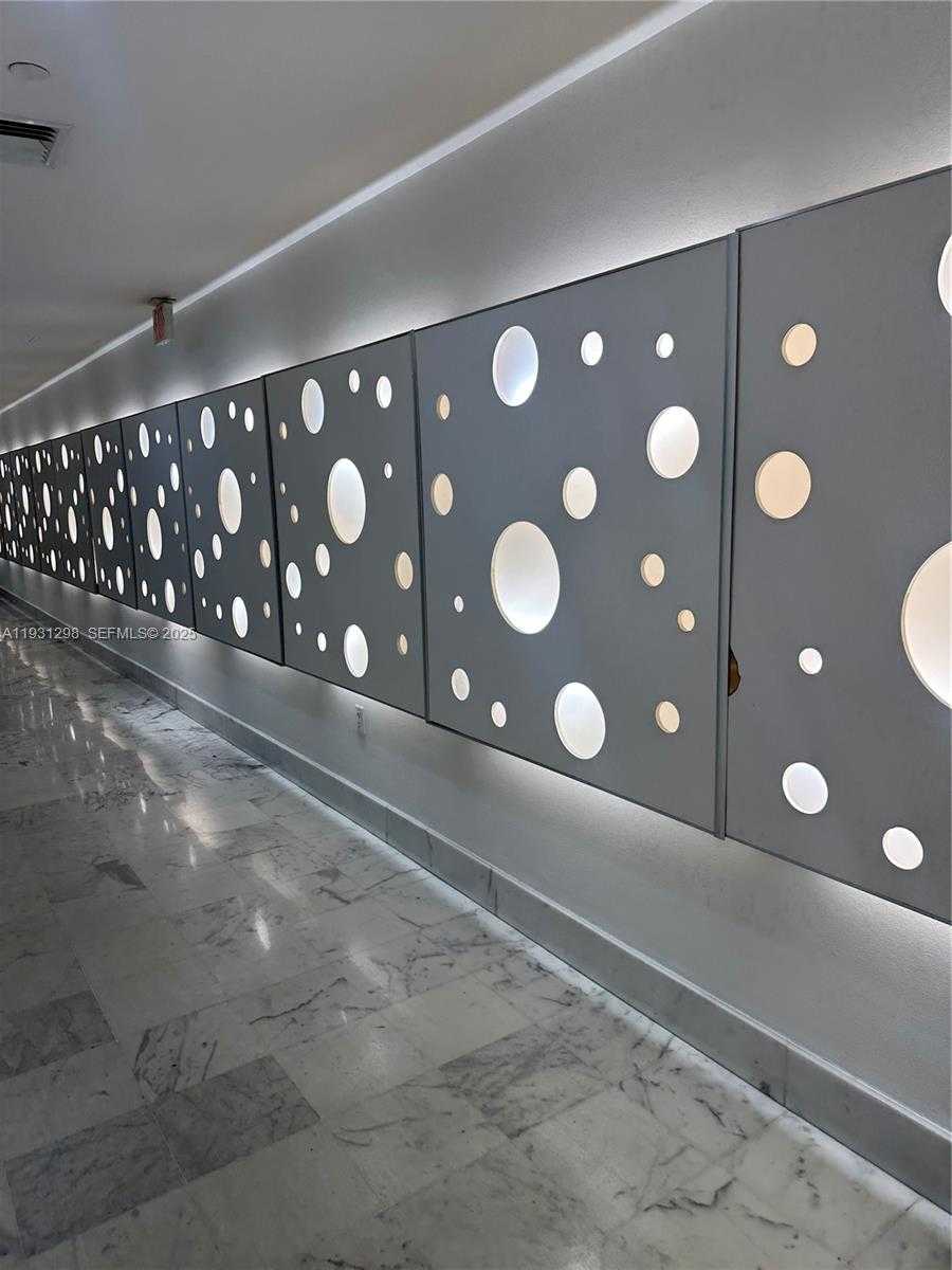 Small Image of 1000 WEST AVE #215, Miami Beach Number 16