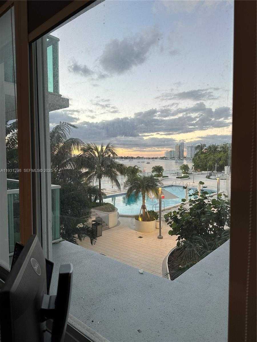 Small Image of 1000 WEST AVE #215, Miami Beach Number 2