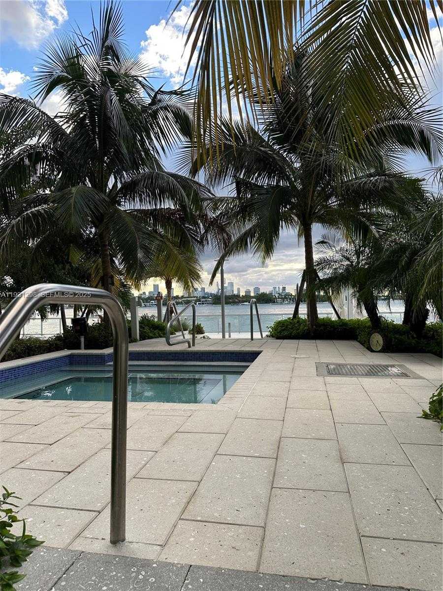 Small Image of 1000 WEST AVE #215, Miami Beach Number 21