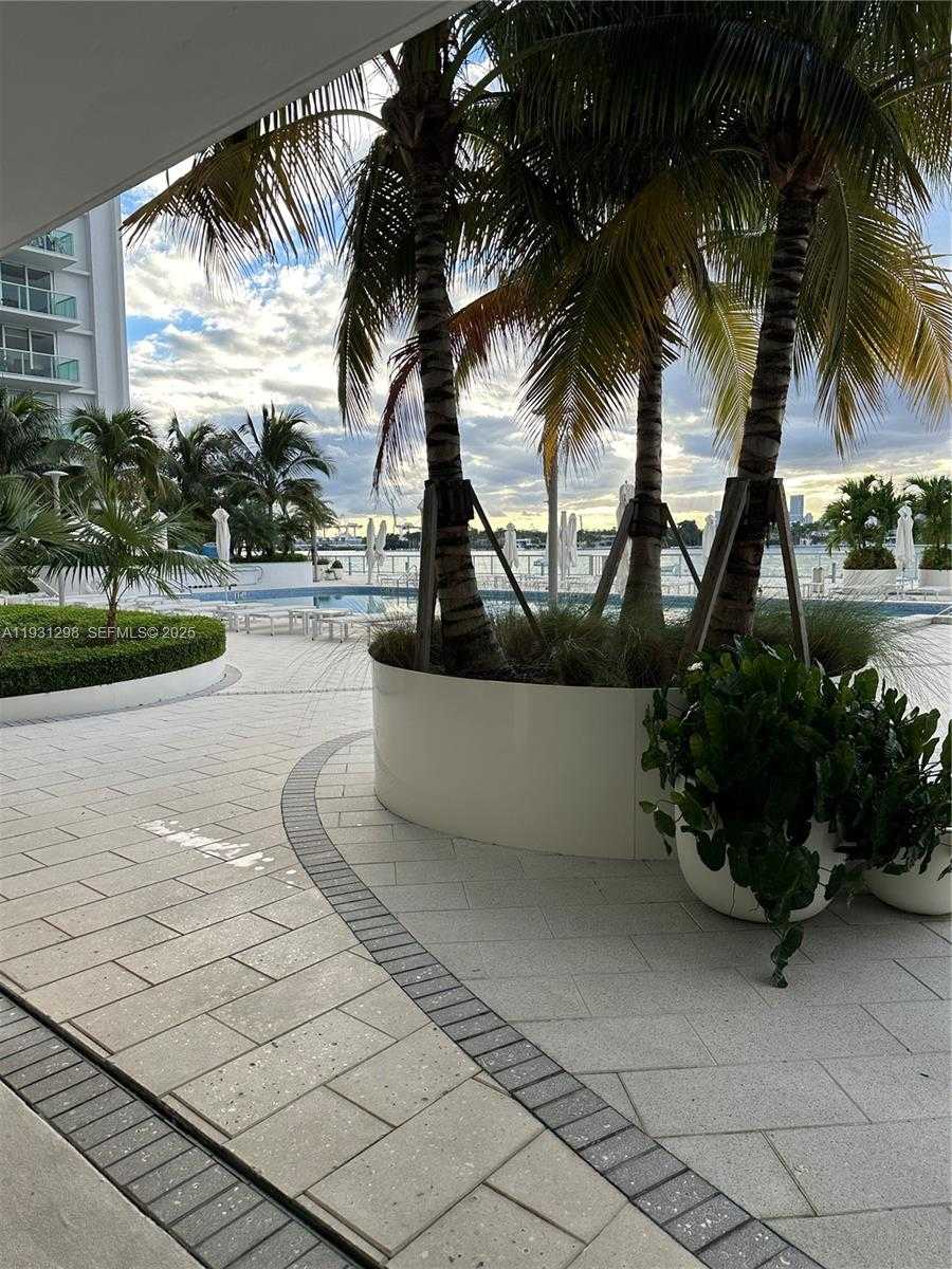 Small Image of 1000 WEST AVE #215, Miami Beach Number 25