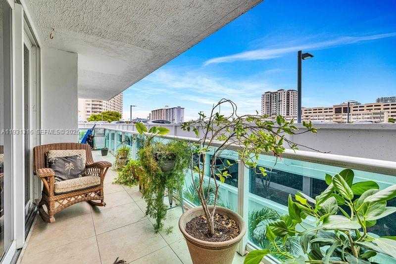 Small Image of 100 BAYVIEW DR #228, Sunny Isles Beach Number 17