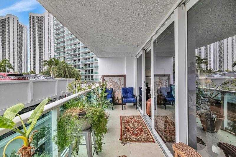 Small Image of 100 BAYVIEW DR #228, Sunny Isles Beach Number 18