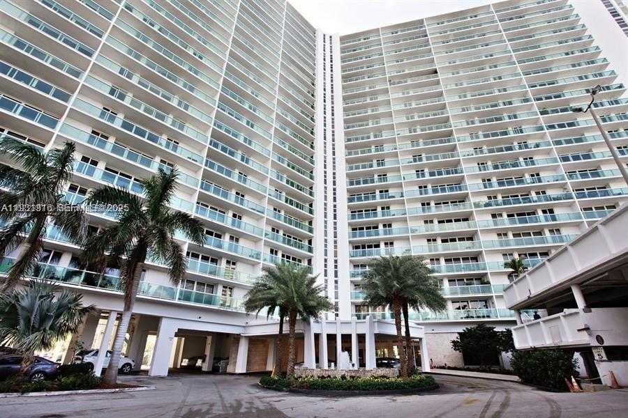 Small Image of 100 BAYVIEW DR #228, Sunny Isles Beach Number 2