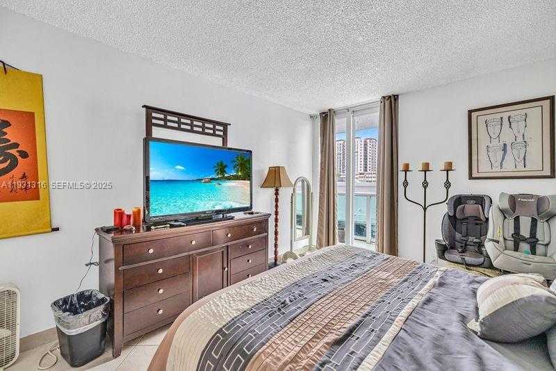 Small Image of 100 BAYVIEW DR #228, Sunny Isles Beach Number 22
