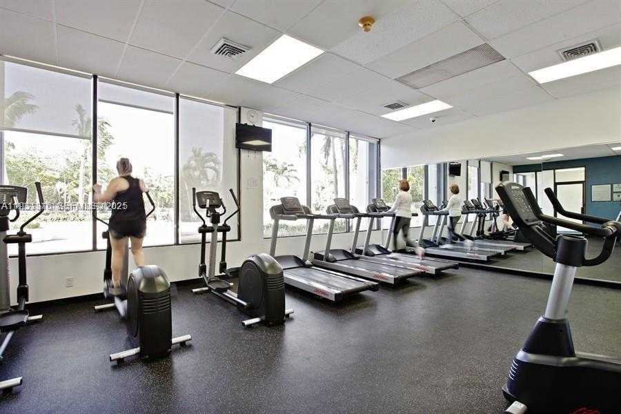 Small Image of 100 BAYVIEW DR #228, Sunny Isles Beach Number 33