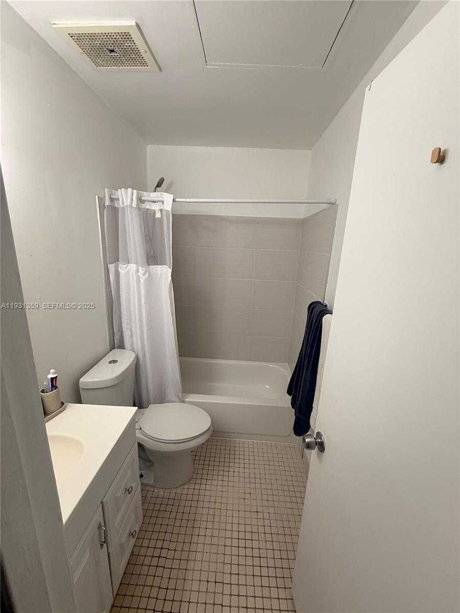 Small Image of 18101 NORTH WEST 68TH AVE #C202, Hialeah Number 9