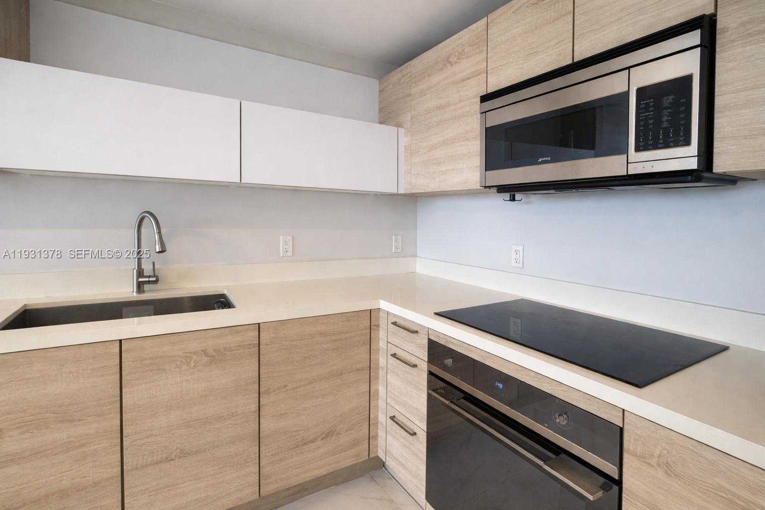 Small Image of 16385 BISCAYNE BLVD #1102, North Miami Beach Number 10