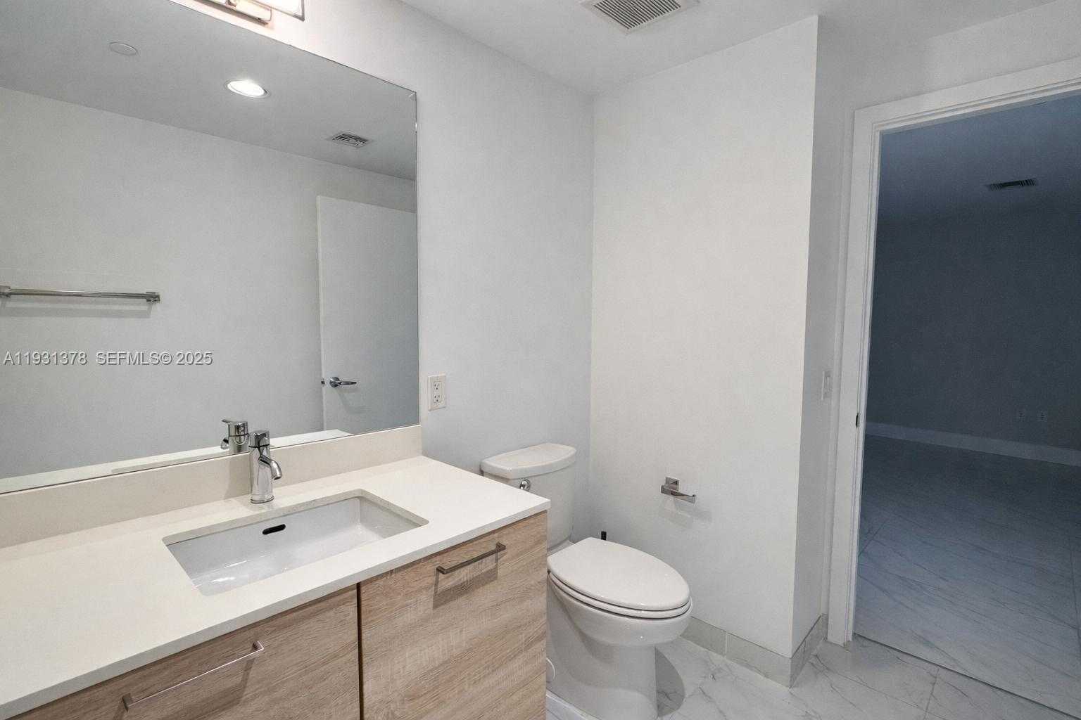 Small Image of 16385 BISCAYNE BLVD #1102, North Miami Beach Number 18