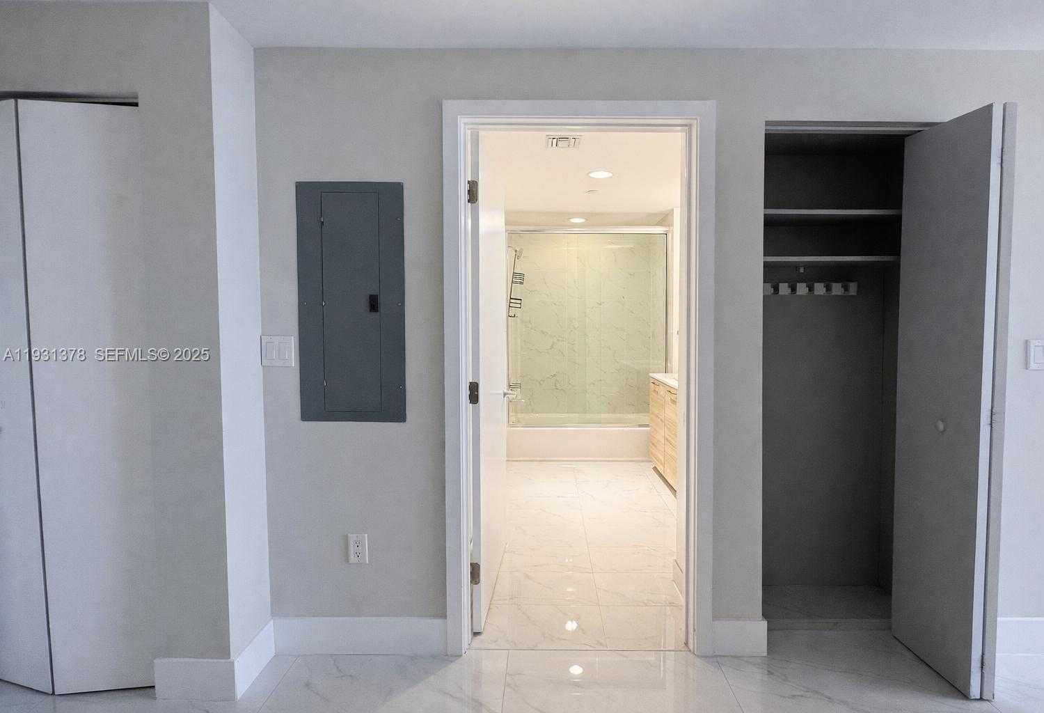 Small Image of 16385 BISCAYNE BLVD #1102, North Miami Beach Number 22