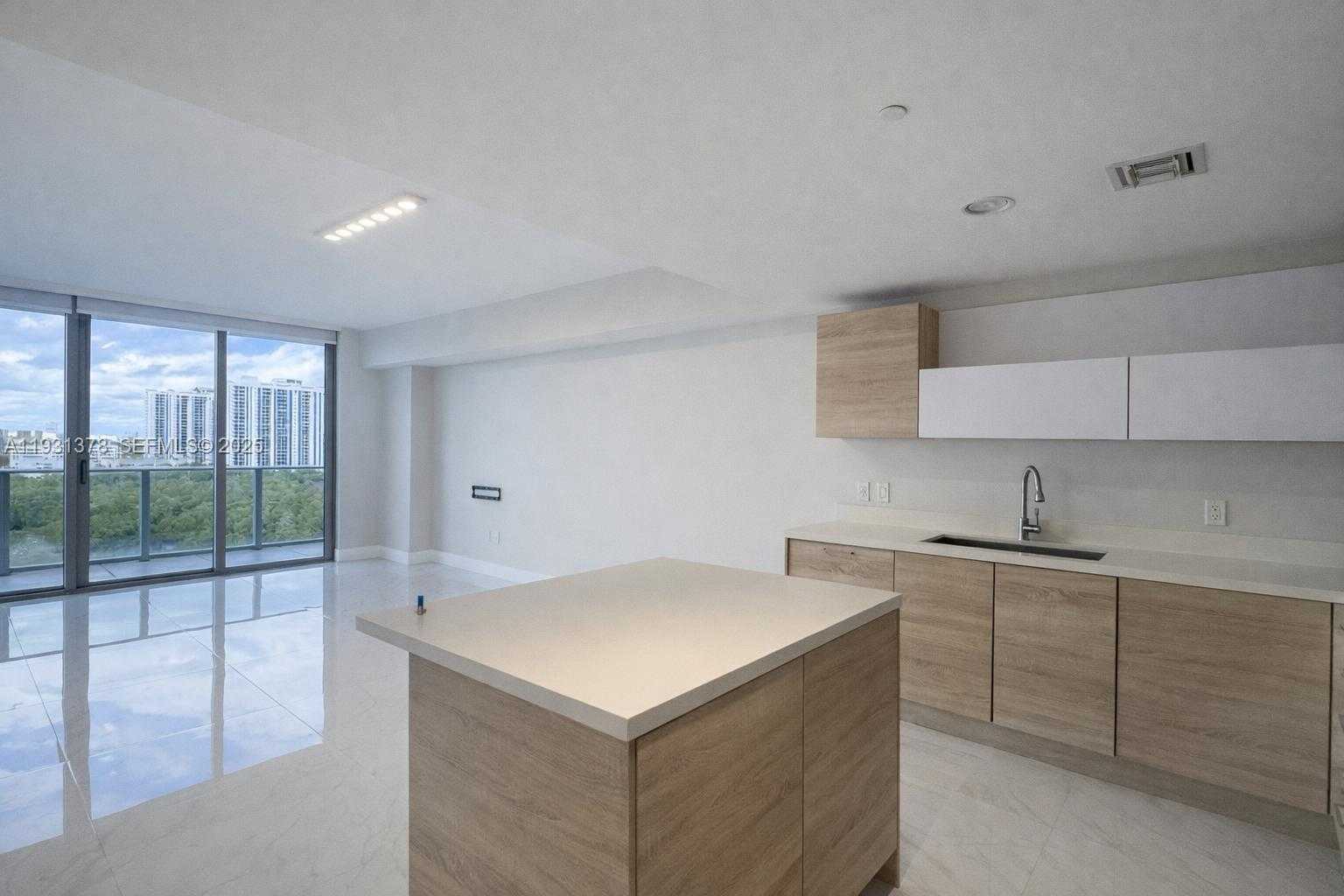 Small Image of 16385 BISCAYNE BLVD #1102, North Miami Beach Number 5