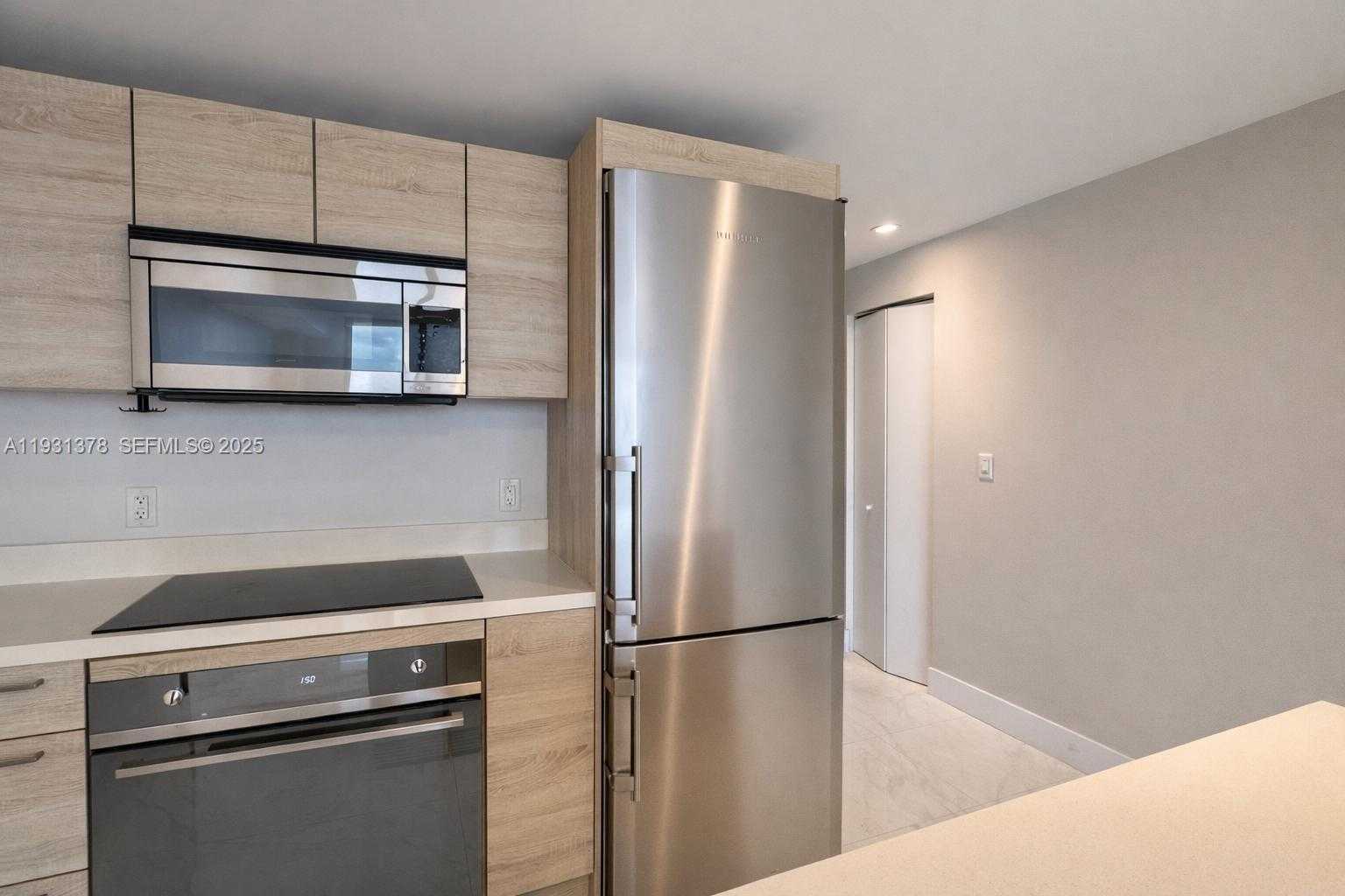 Small Image of 16385 BISCAYNE BLVD #1102, North Miami Beach Number 9