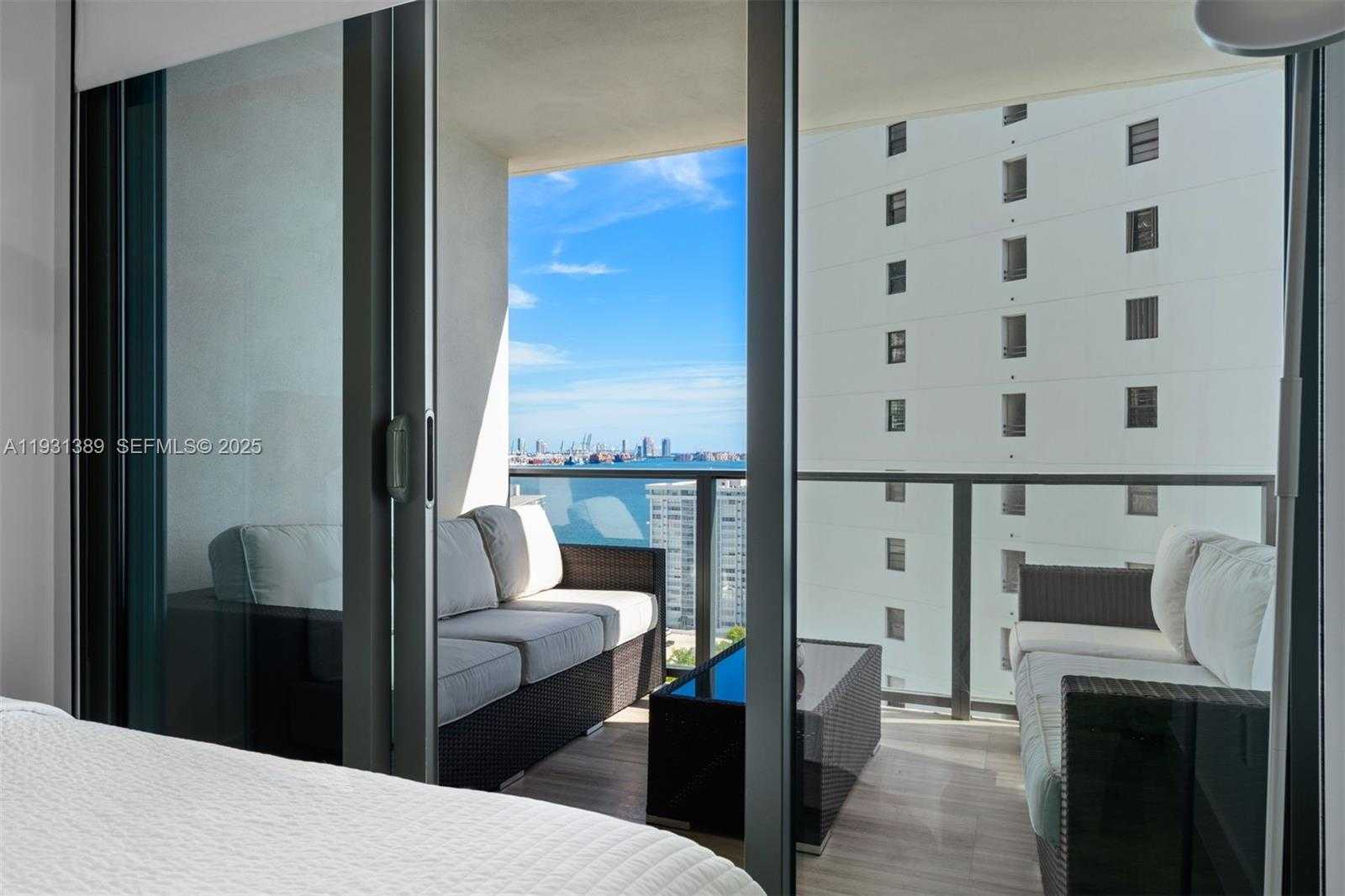 Small Image of 1451 BRICKELL AVE #1803, Miami Number 17