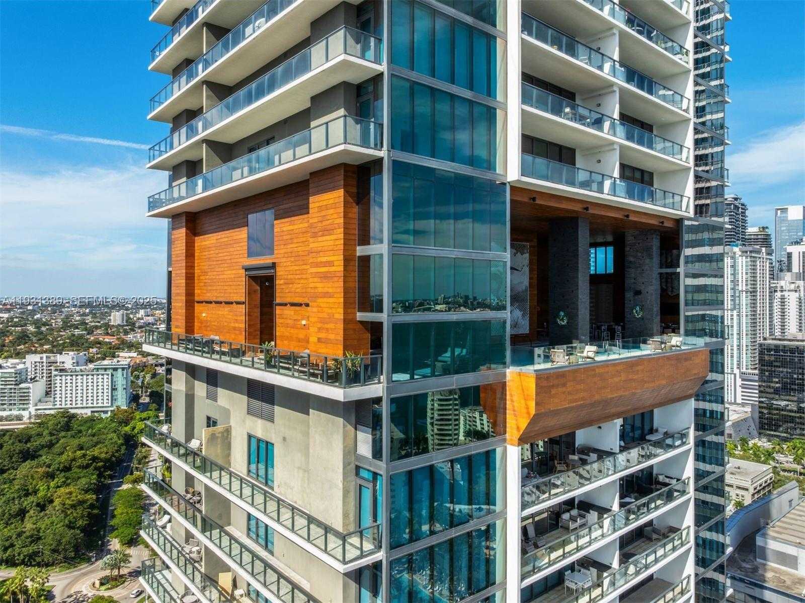 Small Image of 1451 BRICKELL AVE #1803, Miami Number 28