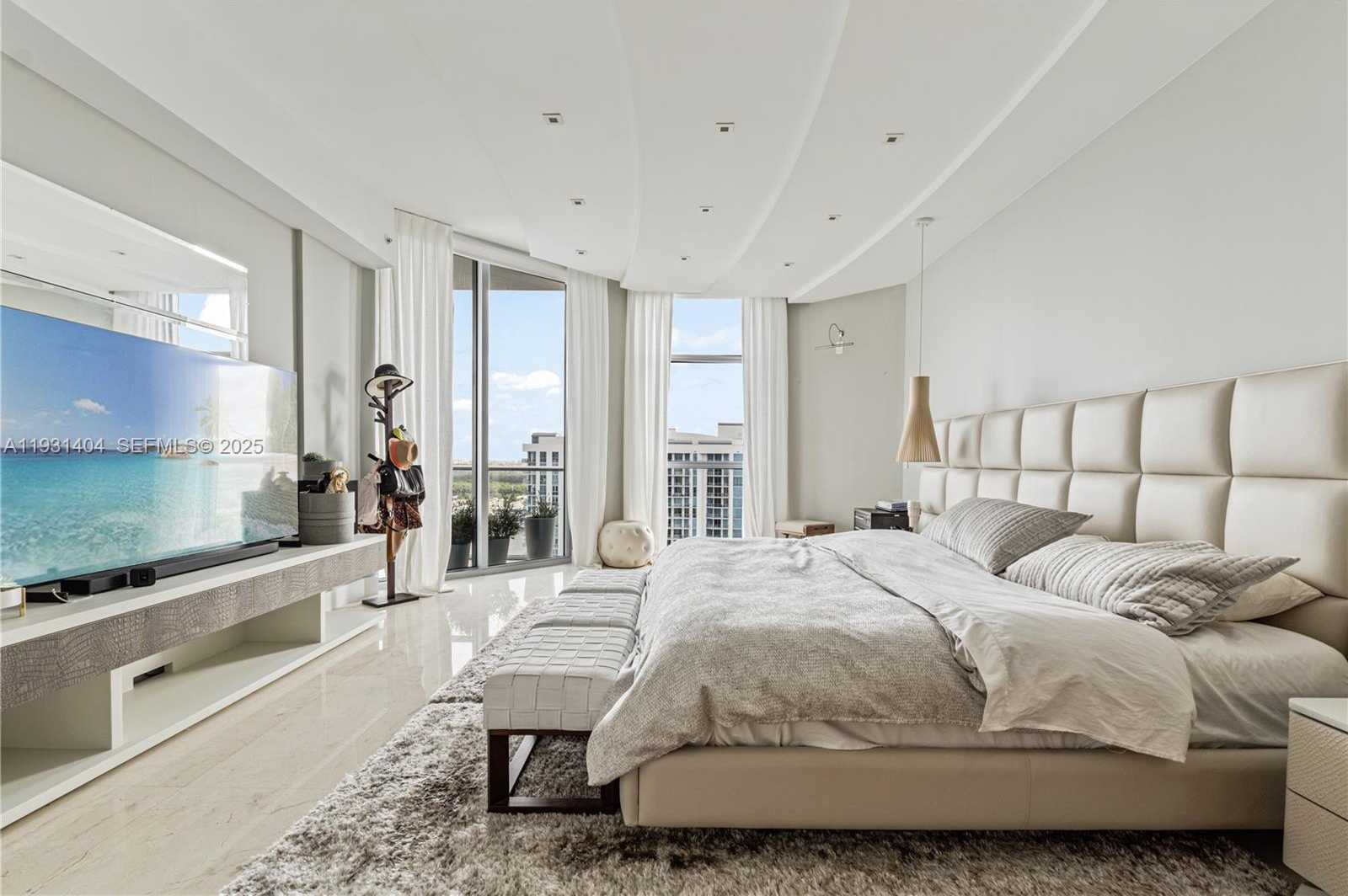 Small Image of 17301 BISCAYNE BLVD #PH-5, North Miami Beach Number 14