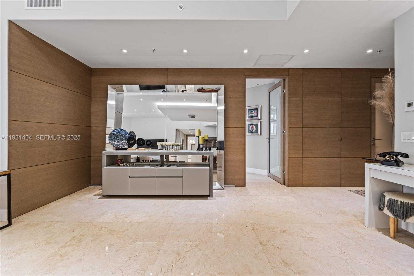 Small Image of 17301 BISCAYNE BLVD #PH-5, North Miami Beach Number 15