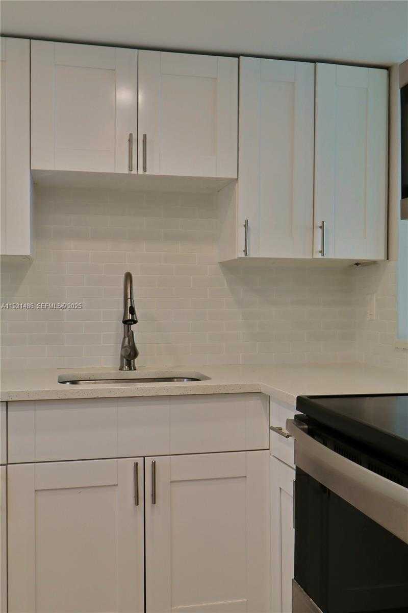 Small Image of 3000 MARCOS DR #P410, Aventura Number 10