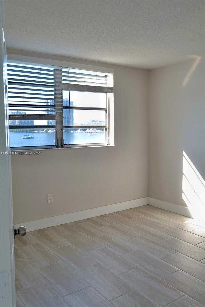 Small Image of 3000 MARCOS DR #P410, Aventura Number 15