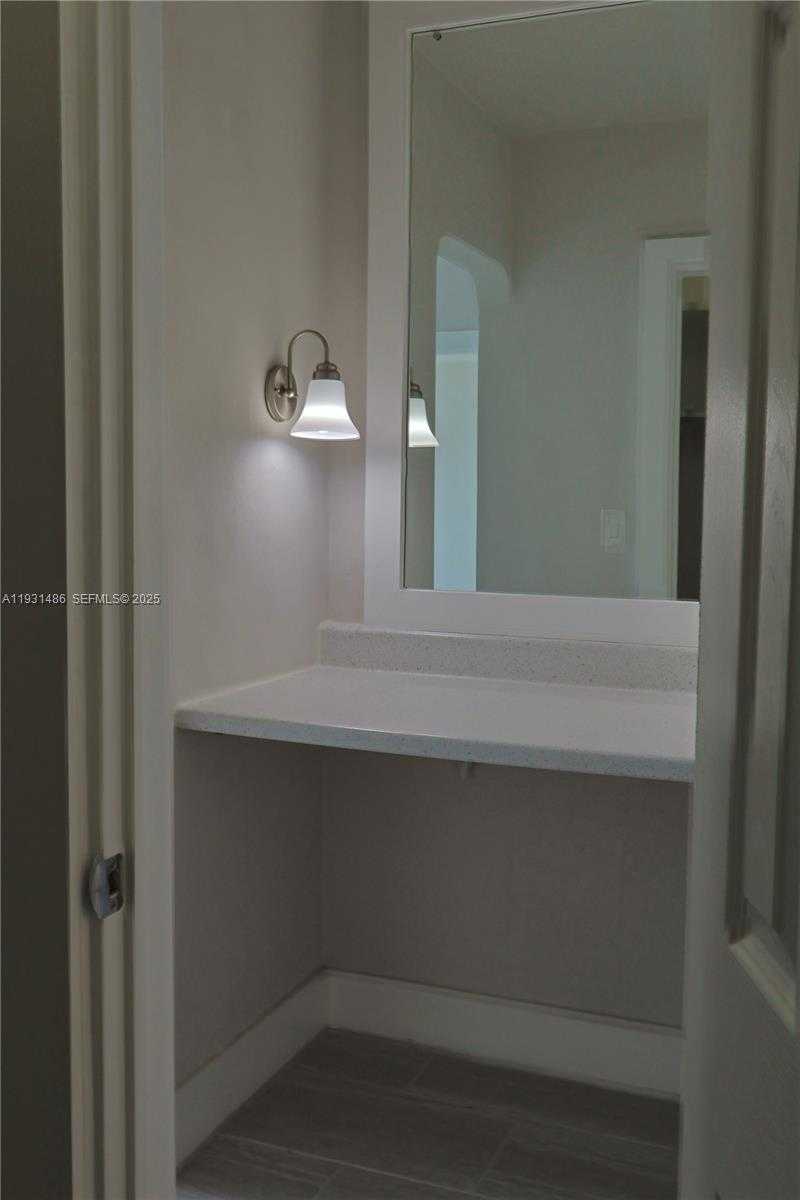 Small Image of 3000 MARCOS DR #P410, Aventura Number 18