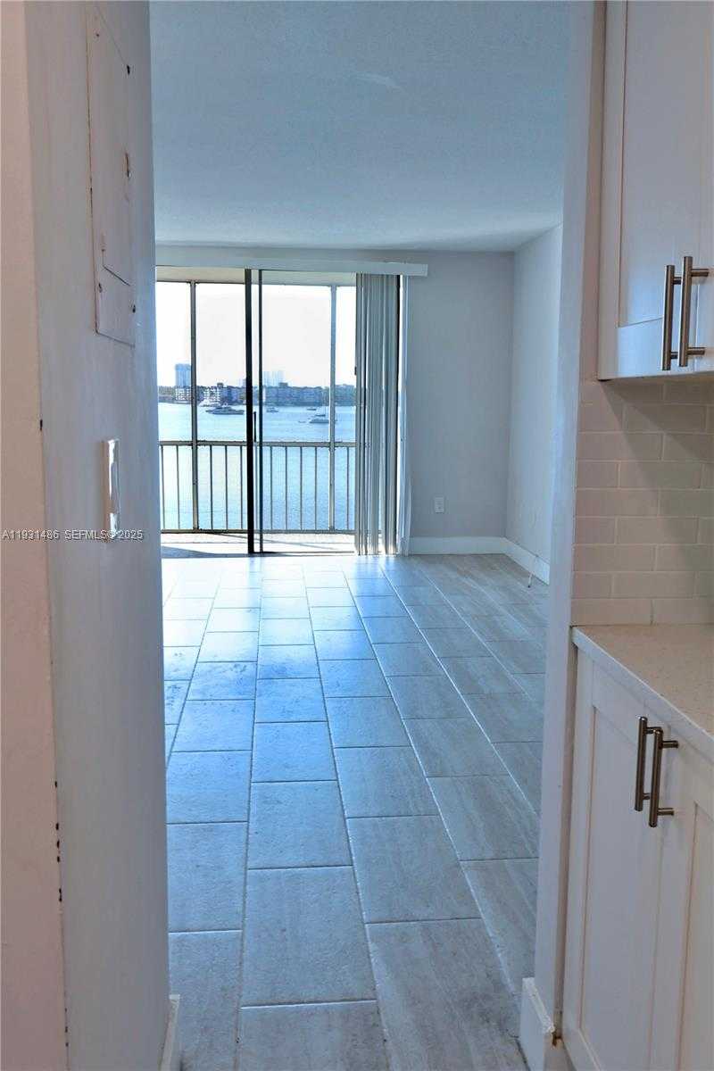 Small Image of 3000 MARCOS DR #P410, Aventura Number 23