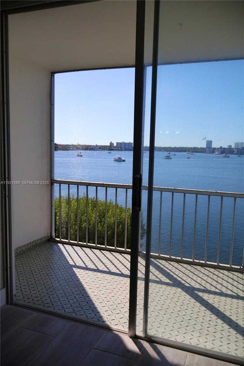 Small Image of 3000 MARCOS DR #P410, Aventura Number 24