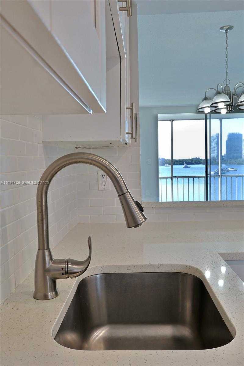 Small Image of 3000 MARCOS DR #P410, Aventura Number 6